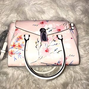 Guess purse , floral print, light pink